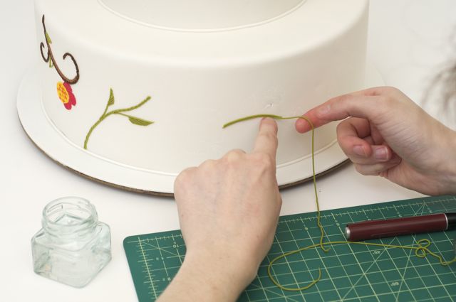 Ron Ben-Israel shares a step-by-step guide to make a celebration cake and a few great&nbsp;techniques!